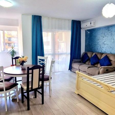 Big & Cosy Apartment With 3 Double Beds & 2 Bathrooms ยาช ภายนอก รูปภาพ