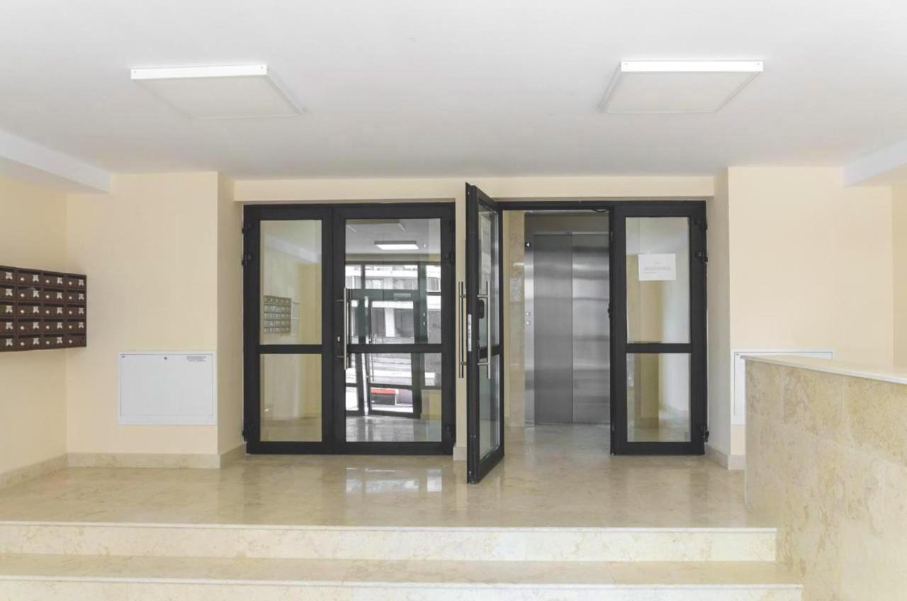 Big & Cosy Apartment With 3 Double Beds & 2 Bathrooms ยาช ภายนอก รูปภาพ