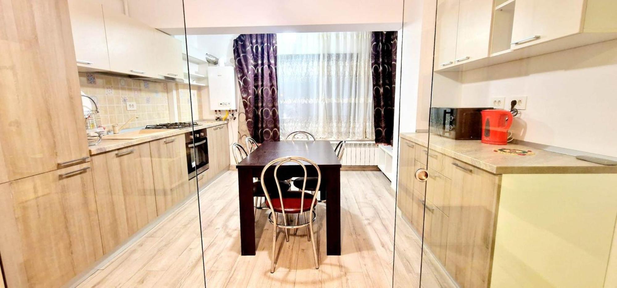 Big & Cosy Apartment With 3 Double Beds & 2 Bathrooms ยาช ภายนอก รูปภาพ